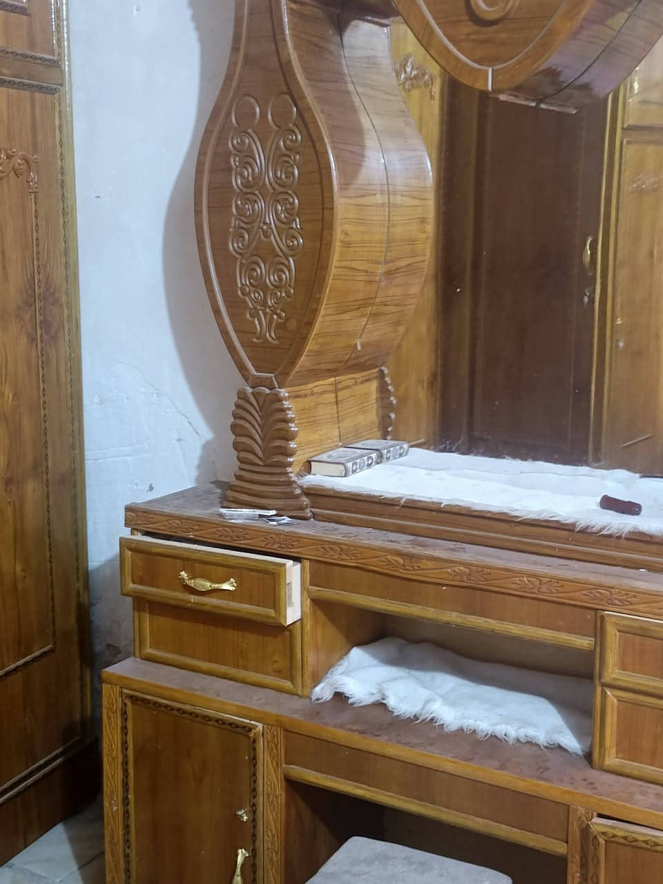 غرفه. نوم مستعمله للبيع متكونه من كنتور او زاويه او ميز تواليت او جربايه سعر ميتين او خمسين قفل الي يريد خاص


**إذا كنت صاحب هذا الإعلان وتريد حذفه لأي سبب، رجاءا أرسل رسالة إلى الدعم الفني**