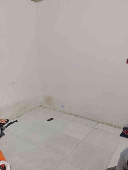 بيت للبيع وقف سني قير مسجل المساحه 100 متر يحتوي البيت على قرفه واستقبال وصاله ومطبخ وصحيات يبعد عن الشارع الوصطي  30 متر العنوان البصره ابو الخصيب طريق الوصطي قرب المدرسه الصفره السعر 20 وبي مجال الاستفسار انتصل على الرقم  *********** بي واتساب
