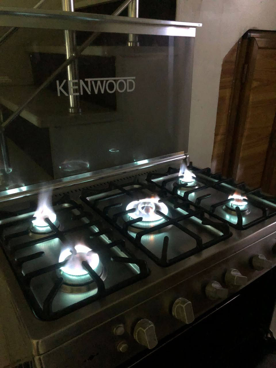 السلام عليكم عندي طباخ للبيع نوعيته تركي امانة الله خوش نوعية والنار زينة وبي جداحات وكلهن شغالات وبي ضوة بالفرن السعر 200 قفل مكاني بغداد


**إذا كنت صاحب هذا الإعلان وتريد حذفه لأي سبب، رجاءا أرسل رسالة إلى الدعم الفني**