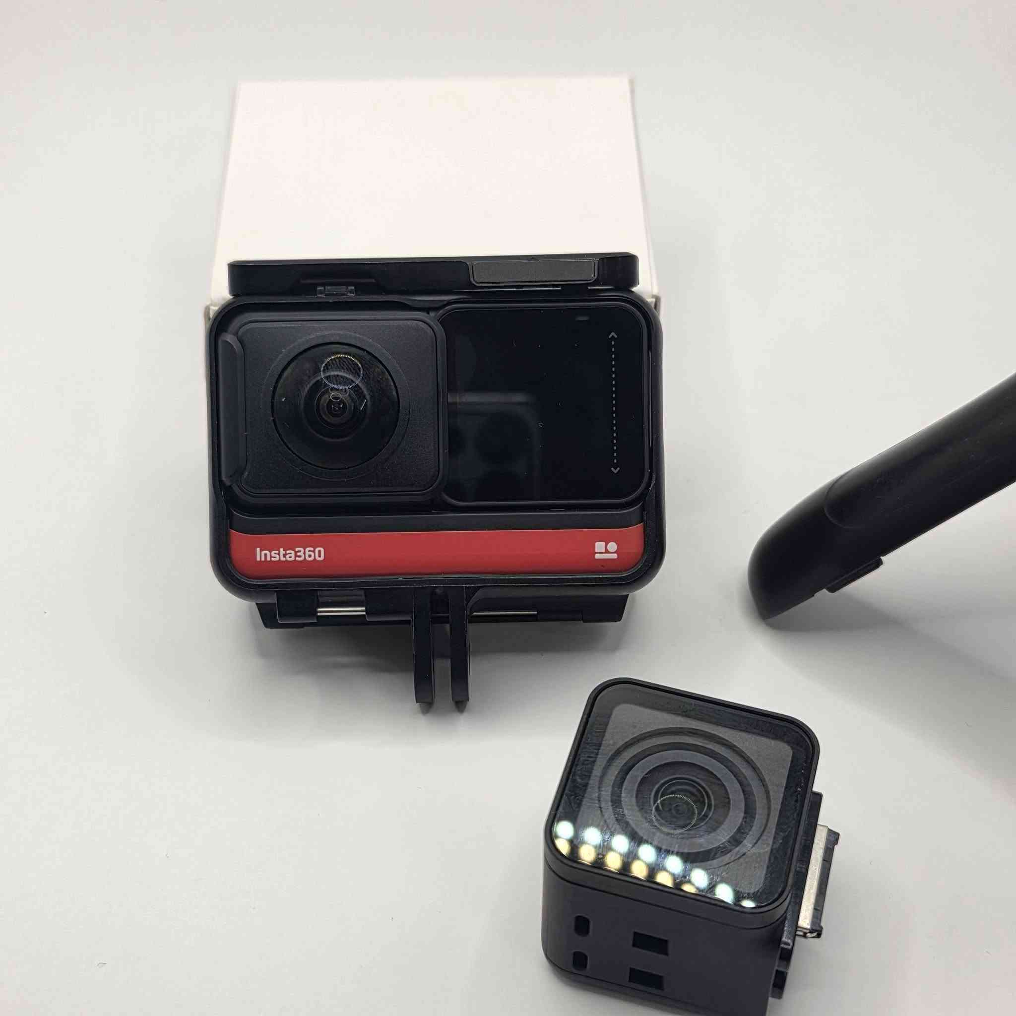 Insta360 one R 
نضيف جدا و مابي ايي مشكيلة 
ملحقات نفس صورة 
سعر نهايي 280 الف 

توصيل موجود الجميع مناطق العراق


**إذا كنت صاحب هذا الإعلان وتريد حذفه لأي سبب، رجاءا أرسل رسالة إلى الدعم الفني**