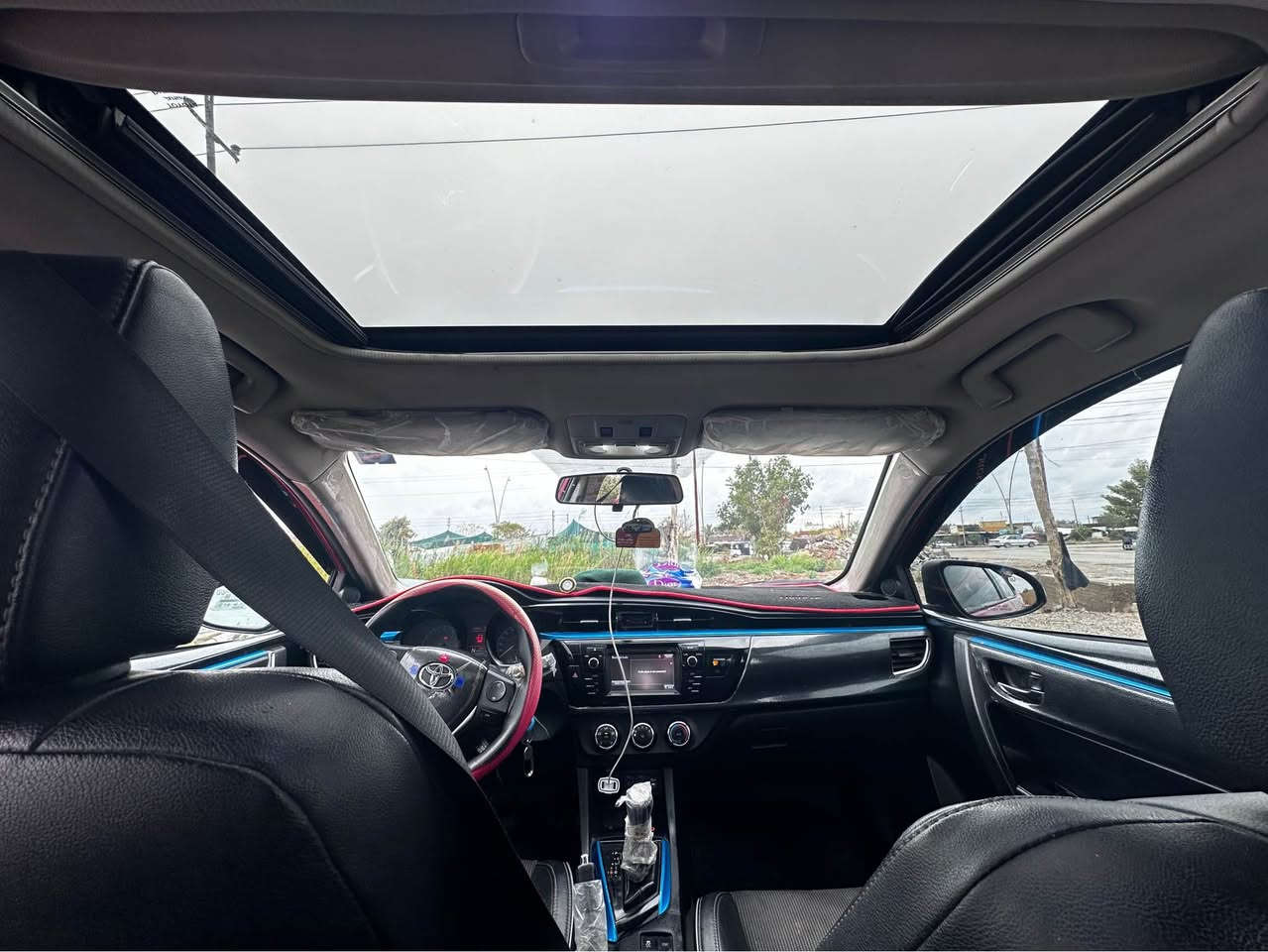 كورلا موديل ٢٠١٤ وارد امريكي بسمي  حادثه فقط بنيد وجاملغ بسمي بيهه كلير صفحه السايق بدون معجون وبدون دواخل وبدون ضربه ولاايرباك طاك بيهه سياره على ايدي وخير من الله تخم تاير حداديه جديده تبريد ثلج 🧊 سياره جاهزه ترايك وين ميعجبك مواصفات فتحه بنوراما تحكمات ستيرن وشفتات كير مانع انزلاق نضام ايكو اقتصادي نضام سبورت سياره فووول عدى البصمه استفسار (***********) بغداد, العراق
