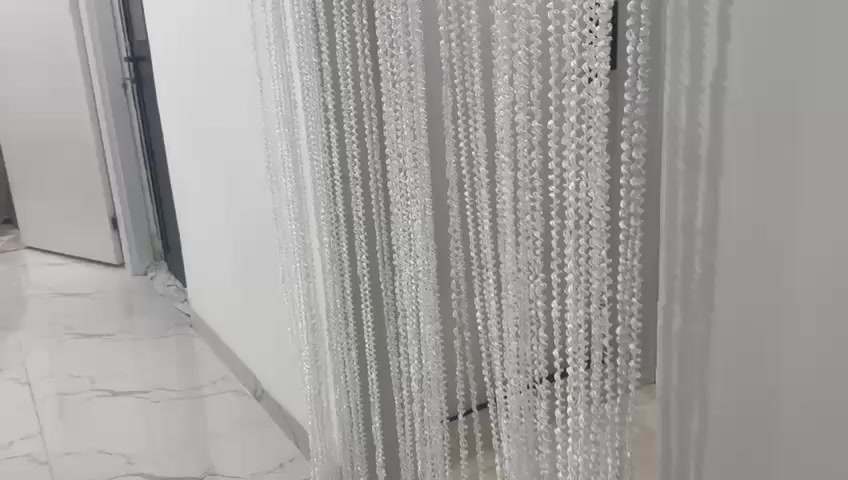 بيت للبيع كركوك مجمع رويال سكني على طريق اربيل البيت مساحته مساحه البيت 200 متر يوجد  يوجد بيع ثلاث غرف نوم فوق وحمام سويد بداخل الغرفه وصحيات فوق عندك مطبخ مجوه عندك صاله 9 امتار عندك صحيات عندك حديقه بالظهر عندك حديقه جانبيه سعر البيت سعر البيت 140 والبيت بمجال متر هو والاث كامل تصدر الارقام يوجد بها واتساب *********** ***********
