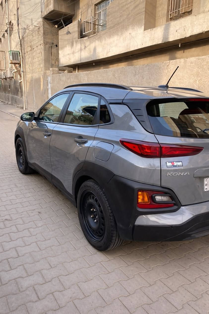 هونداي كونا 2021
وارد كندي حادث امامي
تبديل بنيد+ صبغ ابواب عكس السائق + بارد خفيف بالصندوق+تعديل شاصي
فول مواصفات عدا السلايد روف 
محرك دوش 2000
رقم بغداد
السعر 133‎%$
العنوان بغداد الدورة ***********
