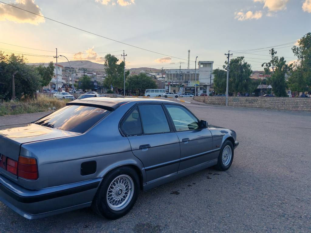 bmw
مۆدیل : ١٩٩١
مەکینە ٢٠ گێر عادی
بۆیاغ عام بڕاوە بە شەرت
چوار تەیە ویلی تازە
گێر و مەکینە بەشەرت
کارەبایاتی مەزبوتە
هیچ مەسروفێکی تیانیە
ئاڕمی ئەسلی پلاستیکی هەولێر بە شەرت
٣٥ گەڵا و مەجال
تکایە گەر موشتەری نیت بێزارمان مەکە. أربيل, العراق


**إذا كنت صاحب هذا الإعلان وتريد حذفه لأي سبب، رجاءا أرسل رسالة إلى الدعم الفني**