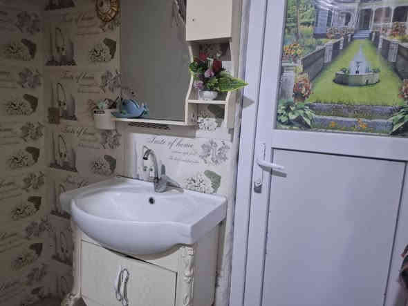 ياالله يالله
السلام عليكم 
يعلن مكتب الخبير للعقار والمقاولات العامه 
لوجود دار طابو زراعي سند ٢٥ حي معلمين خلف لسكه 
قطع داود الطالبي مساحه الدار ١٥٠ متر 
مكونات الدار // غرفه وستقبال ومطبخ وصاله ومجمع صحيات داخليه وخارجيه 
السعرررر ٦٧ وبي مجال بسيط جدا جدا
ابوكيان الصكراوي (***********)
