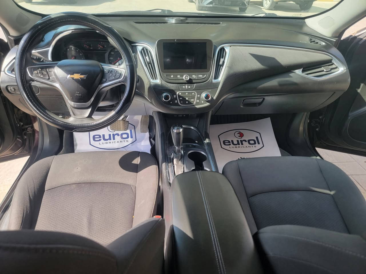 ماليبو ٢٠٢٠ LT للبيع (او مراوس ماليبو احدث)
اللون كرزي
رقم اربيل جديد بأسمي، هزة وسنوية صالحة.
وارد أمريكي،  حادث دعاميات (مبدلة ومصبوغة)، بدون ايرباك.

رقم الشاصي
1G1ZD5ST1LF023409
ماشية حاليا ٧٧ الف كيلو
المواصفات: حساس خلفي، رادار جانبي، تدفئة كشنات، ويل ١٧
ما عدا الأساسية(بصمة ابواب، كاميرا، تبريد منفصل، شاشة، تشغيل عن بعد، لد امامي وخلفي، مثبت سرعة)

عليها تخم تاير جديد، باتري اصلي جديد، صدر أمامي جديد، تخم لايت لد، زوج بصمات.
سبير وعدة وكتلوكات وكاعيات الاصلية كلها موجودة.

السعر: ١٣٧
بغداد/حي الجهاد/مجمع النسيم

***********
