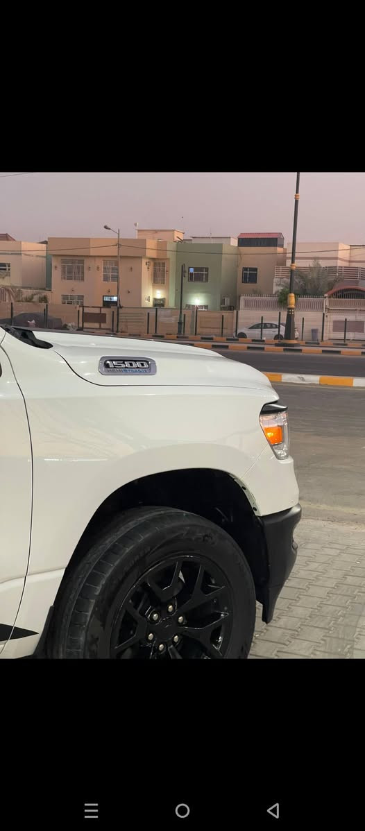 رام بيك هورن 2022
نص مواصفات 
باب طويل بدي قصير 
ماشية 44
سيارة جديدة
داخل جلد رصاصي 
حادث جاملغ خلفي يمين مصبوغ وبارد قليل بالباب الخلفي 
مكينة 5700


**إذا كنت صاحب هذا الإعلان وتريد حذفه لأي سبب، رجاءا أرسل رسالة إلى الدعم الفني**