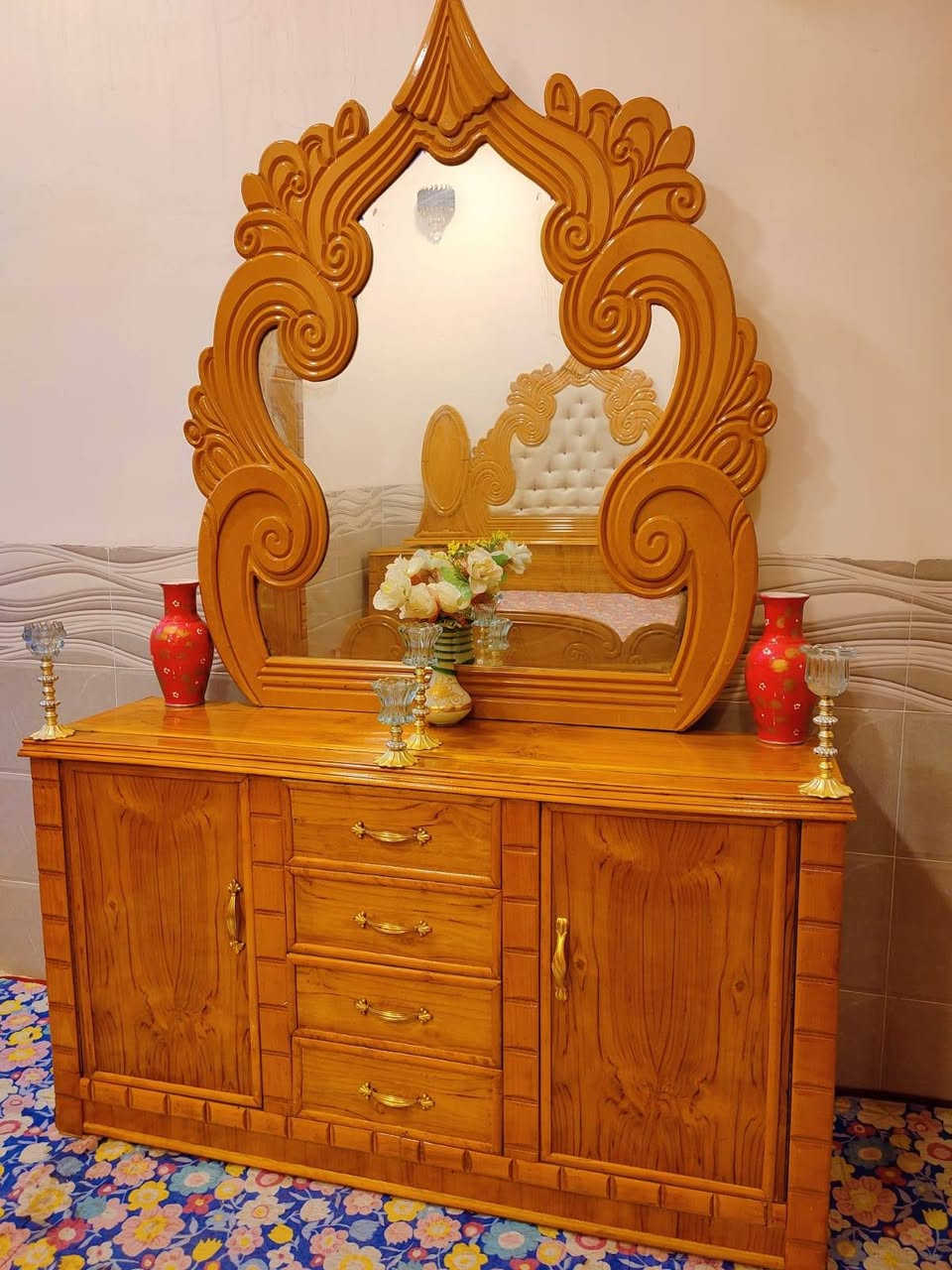 غرفه للبيع تسكام ام السته طابقين ملحق تاج مسرح ملكي دوشمه حفر يدوي جديده كلش داخل وخارج صاج عراقي نقش زان دنك زان صبغ صاج ذهبي تلمع الغرفه العنوان ديوانيه حي العسكري صدر الثاني قرب المستوصف السعر للاتصال على الرقم ***********
