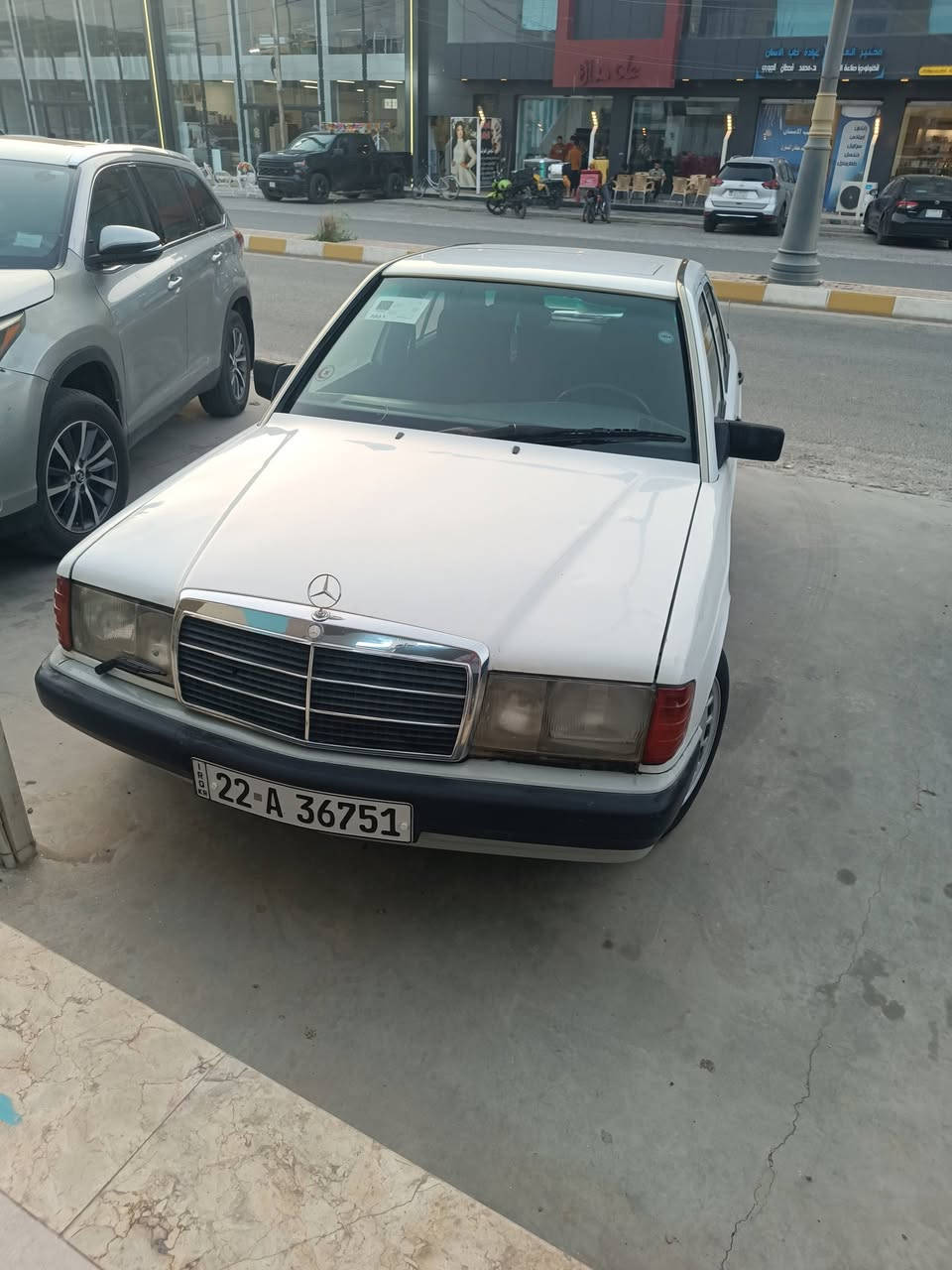 🚗 للبيع: مرسيدس 190 (طيارين) موديل 1990 🚗
​السيارة بنظافة ممتازة وجاهزة للاستخدام، ومواصفاتها كالتالي:
​المحرك: بلاد (بحالة ممتازة).
​الموديل: 1990.
​الأوراق: السنوية باسمي (تحويل مباشر).
​السعر: 57 وبيه مجال شوية للطيبين.
​📞 للاستفسار والتواصل:
​للمزيد من التفاصيل أو المعاينة، يرجى الاتصال على الرقم:
📱 ***********
