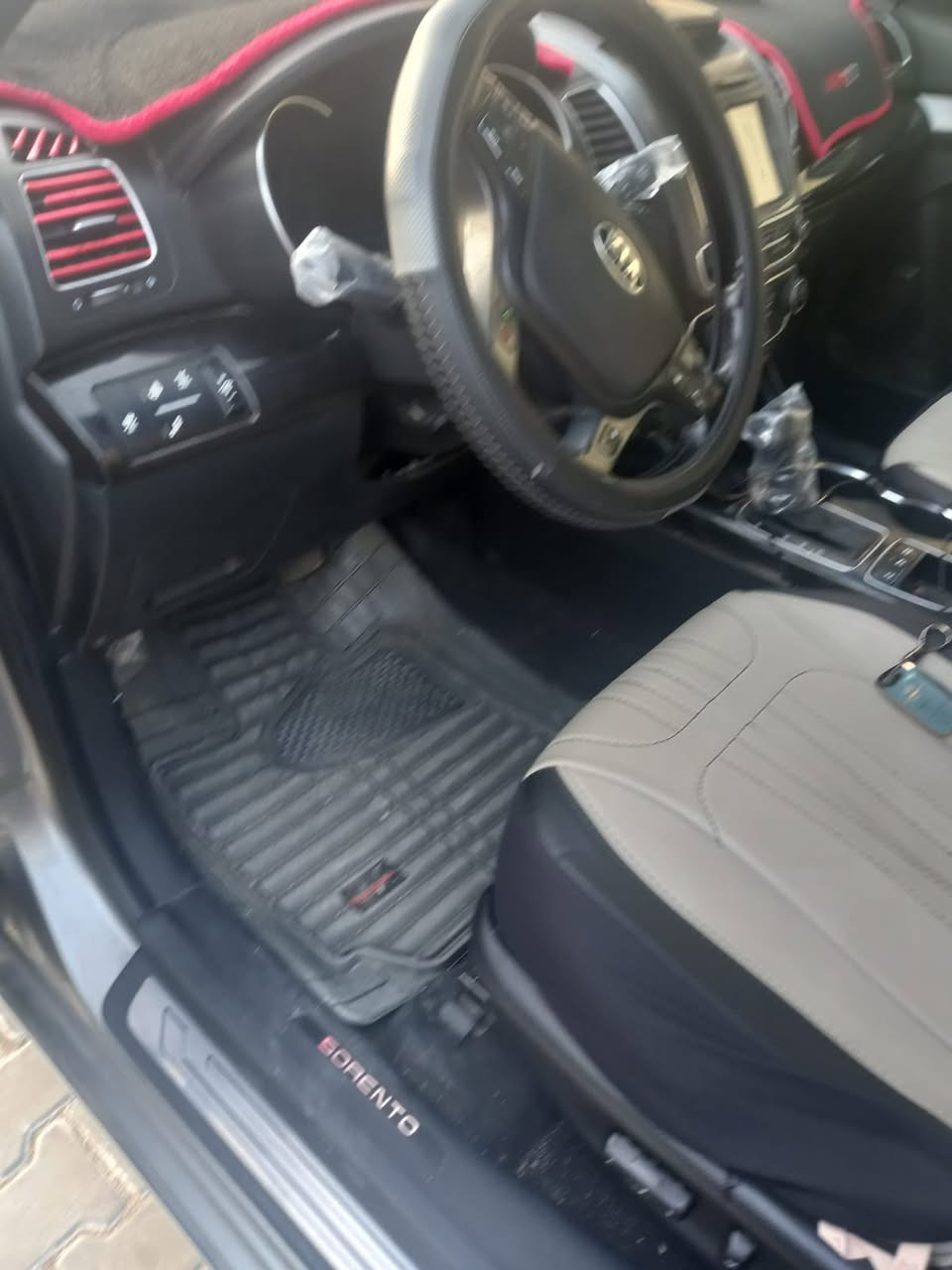 سلام عليكم  _سورنتو وارد أمريكي فول موصفات ميحتاج اذكرهن فئة SXL  رقم بغداد الدولي بسمي تخم تاير مكينة كير خير من الله ٦سلندر  سونار  موجود السياره فقط بيع  سعر ١٥٥وبيها مجال لشراي مكاني بغداد المحمودية 

***********
