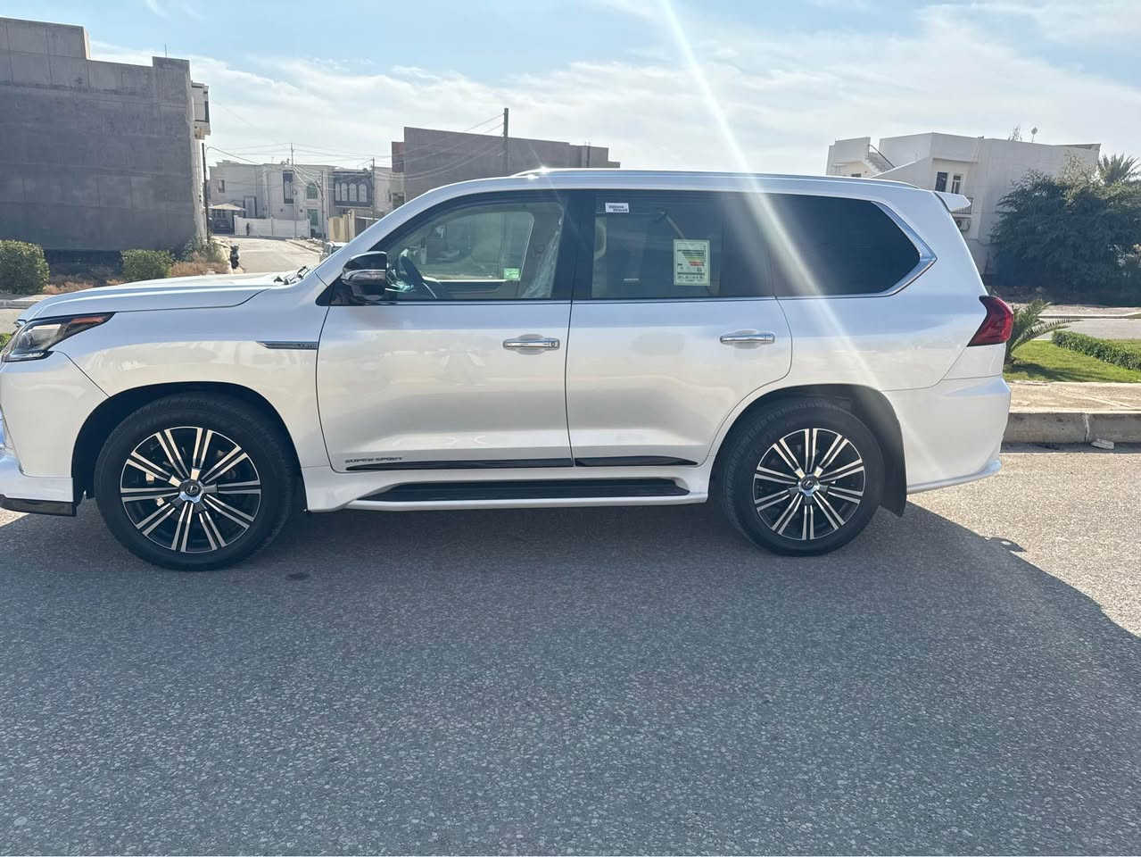 السلام وعليكم البيع 
لكزز موديل 2018   ابريم اصلي فول مواصفات 1/1 معروفه مواصفات لكزز  حلا من الصور كفاله عامه  
رقم شمالي  باسمي  
 ومواصفات الكزز   معروفة  
ماشيه  69  الف  حقيقي 
 بصمات اثنين وكرت كله موجوده بيه غراضه اصليه وعدده  كله موجوده 
تخم تاير جديد شاده  
مكاني الرمادي  رجاء فقط شراي يتصل 
                                             *********** Singapore
