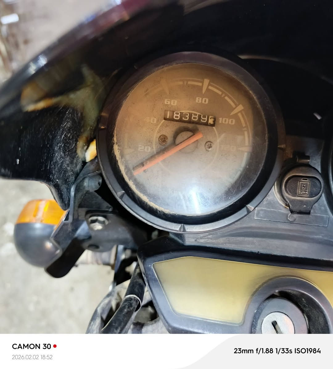 سلام عليكم 
دراجه بوكسر لبيع دراجه نظيفه مامفتوح منه برغي بحالة الوكالة مابيه أي نقص كله شغال موديل 2020 أوراق كامله مكاني بغداد الكريعات ***********
