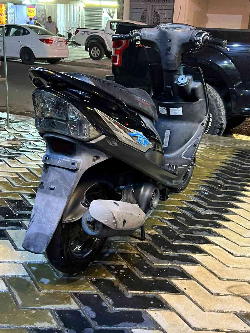 السلام عليكم عندي ماكس للبيع مال رمبه دراجه متروكه مكاني بغداد حي الجهاد رقم ***********
