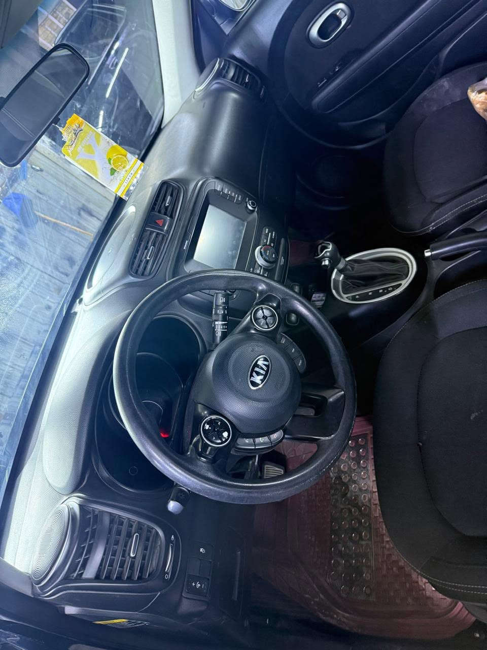 سلام عليكم صول موديل ٢٠١٨ سيارة جديدة حادثها بابين مبدل نفس لون وتكمة بيها صبغ سيارة مكينه ٢٠٠٠ جاهزة اي نقص مابيها مكان سيارة بغداد الكرخ 
*********** محسن
