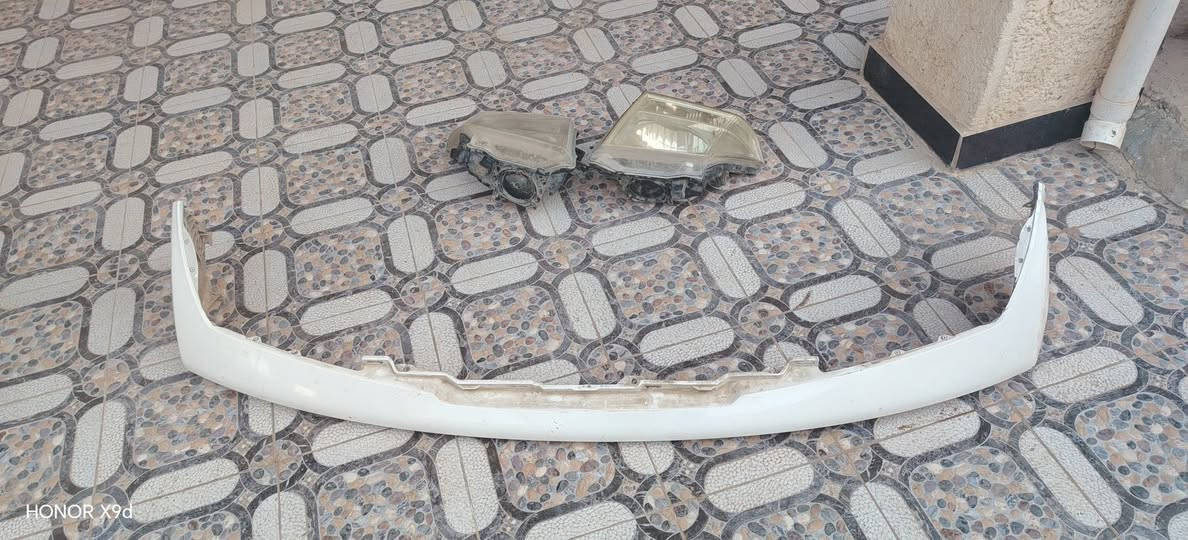 زوج ليت نيفاره
وشباك 
وشارب
بي شويه كسر
مكانهن ديوانيه
قيم بما يرضي الله 
شوف العين
***********
