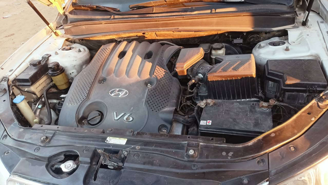 السلام عليكم.من رخصة الادمن .سنتافي للبيع موديل 2007 محرك 6 سلندر المرغوب 7راكب خليجيه خليجيه الرقم نجف  موجوده بالنجف صبغ فقط بدايه الجاملغ وجزء من البنيد بدون دواخل السعر 110 الاتصال ***********
