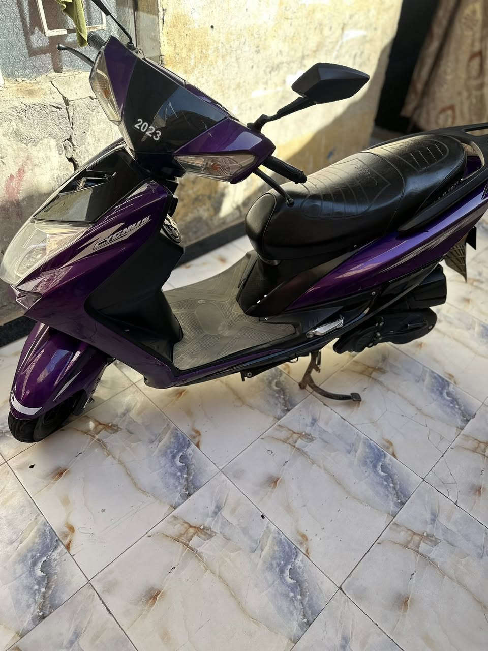 سگنز 2023
ب٤٠٠ وبيها مجال قليل 
مكاني الغراف
***********
