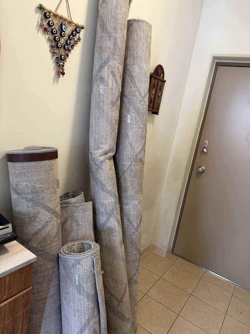 كاربت كبير يفرش شقه غربي ماعده الغرف بي ضرر حرك صغير يصير جوه قنفه والكاربت  بعد بي قطع صغار يعني يفرش شقه كاشيه متطلع منها بس مثل مذكرت ماعده الغرف سعر 60 وبي مجال


**إذا كنت صاحب هذا الإعلان وتريد حذفه لأي سبب، رجاءا أرسل رسالة إلى الدعم الفني**