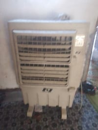 كنفيرة للبيع شغلة بس الوتربان عطلن 125 07724017394للستفسار