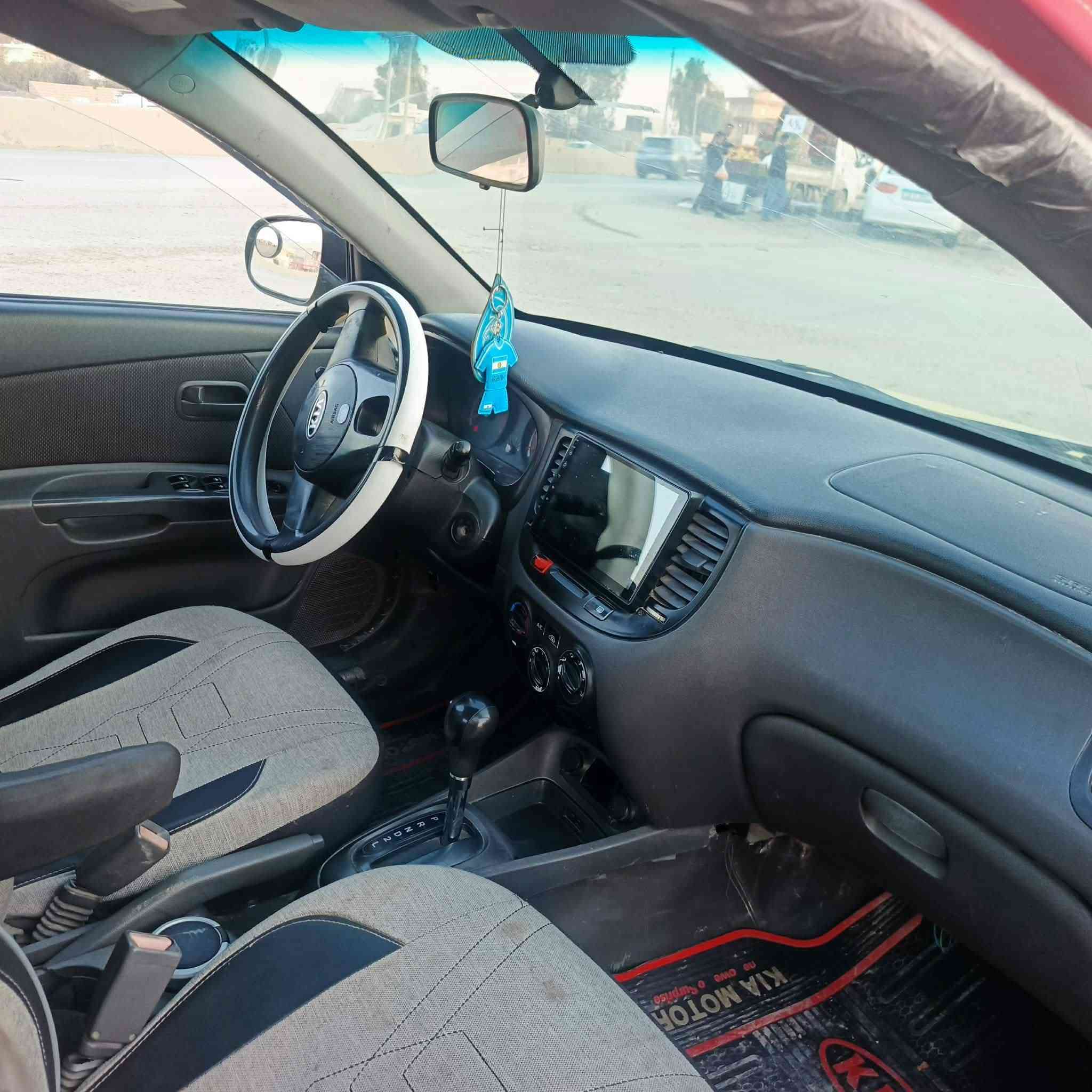 كيا ريو 2011 أمريكي ضرر بونيد فقط بدون دواخل بيها تلقيطات تكسي كير اوتو محرك شرط رقم نينوى انكليزي شرط التحويل هيئة وغرامات صفر كابون بنزين بيها السعر 103$
*********** /

***********
