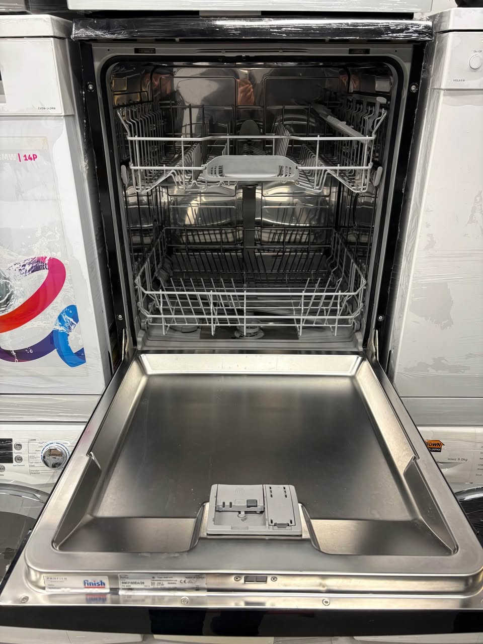 غەسالەی قاپ مارکەی Profilo تورکی زۆر پاک و جوان زۆر کەم ئیش کردوە 
١٢ نەفەری 
درایەر 
١٩٠ هەزار 
گەیاندنمان ھەیە ..🚕🚚
ناونیشان: 📍
سلێمانی /ئاوبارە / بەرامبەر دەروازەستی / پشتی ڕێبین فرێش 
بۆ پەیوەندی کردن/*********** / السليمانية, العراق
