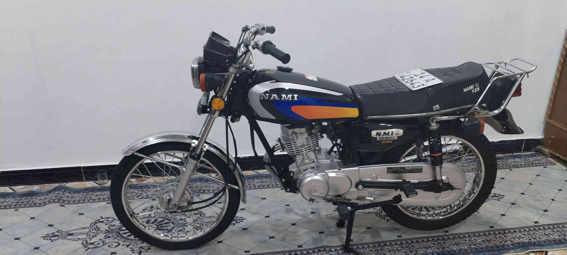 السلام عليكم دراجه نامه شلامجه الأصلي للبيع رقم وسنويه موديل 23 تحويل ثاني يوم كله شغاله السعر مليون و 900 ) 1900 وبيه مجال عنواني بالزبير الشراي يتصل ***********
