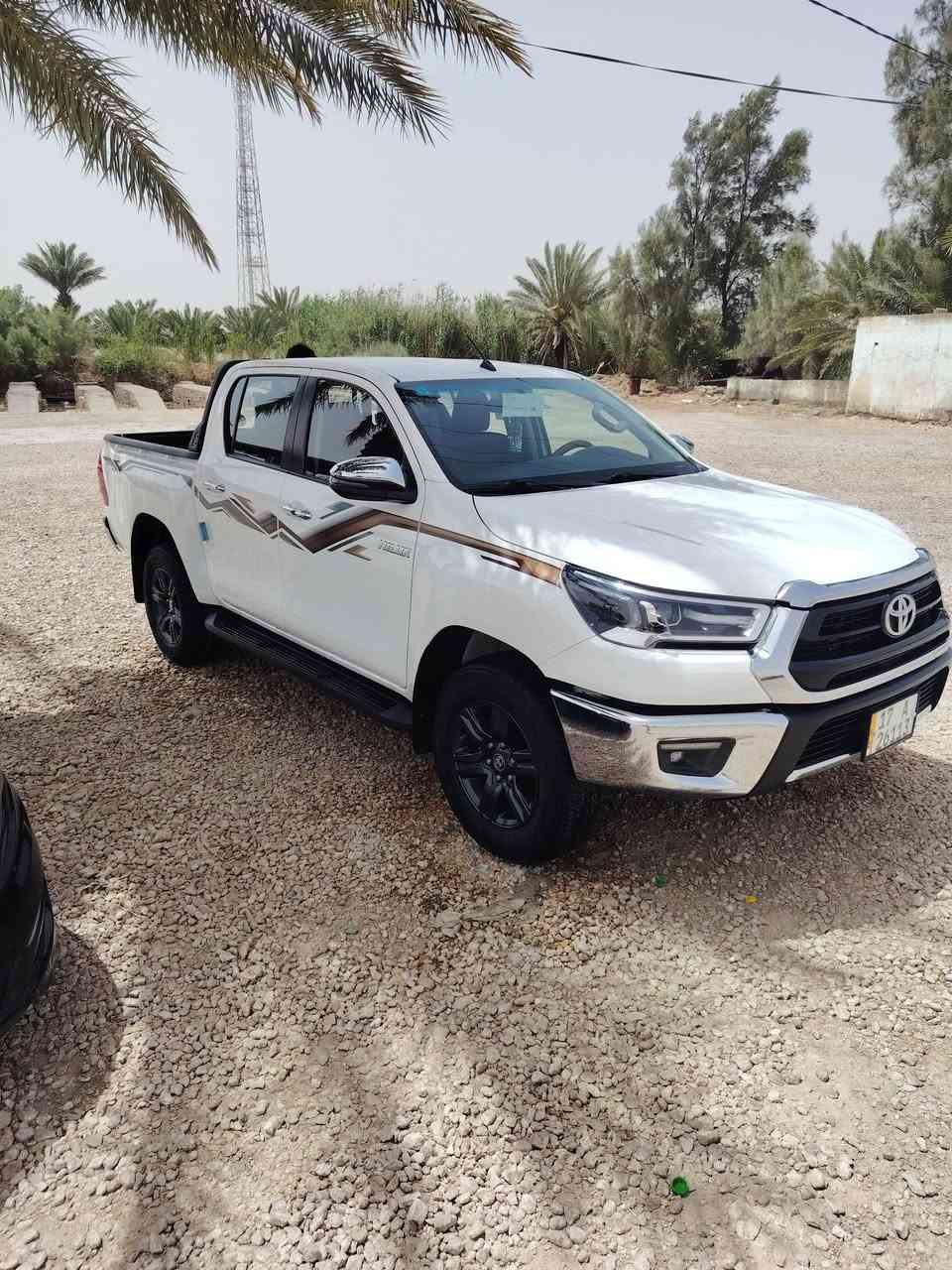 سياره هايلوكس فورويل 2024 كويتي  مكفوله من كلشي الصبغ ولبارد والتكحيل والرصعه تحويل ثاني يوم سياره جديده معنا الكلمه على وضع شركه ماشيه 40 بيع ومراوس (***********)
