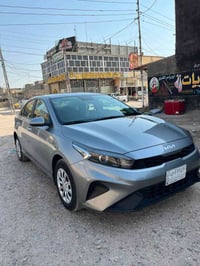 كيا سيراتو مكينه 1600 ماشي 53 موديل 2023 رقم بغداد سعر160 التواصل 0770...