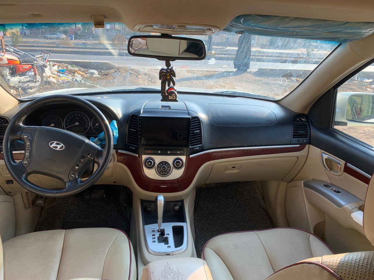 سنتافيا ٢٠٠٦ رقم بغداد انكليزي بسمي مكينه ٦ ٢٧٠٠ ٣ قطع تبريد فتحه تبريد ثلج منظومه غاز بيه تكحيلات اثر شخوط بدون حادث مكان سيارة كربلاء مكلف بل نشر اتصل على الرقم=== ***********==== السعر ١٣٥ بيه مجال
