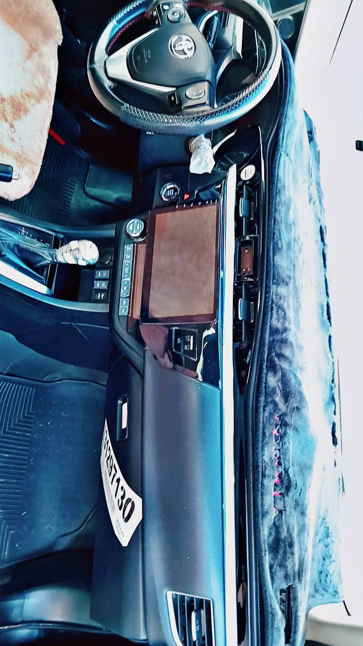 كورلا 2015
فول فول
 جاملغ وارة سايق بس كفرمال بدل 
بصمة
شاشة
سلايت
كشن كربا
بعد موسفات هواية.
‌سعر خابر..
***********
***********
