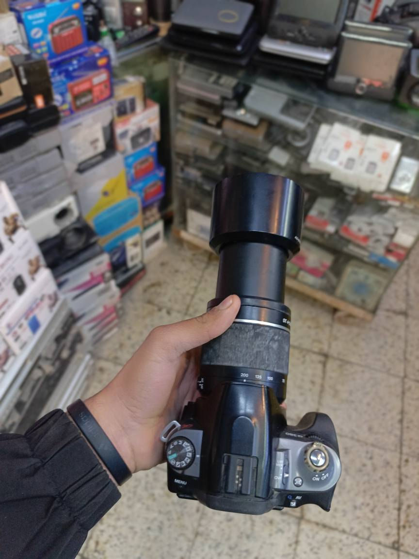 كامره سوني اصليه a380 ملحقاته كامله عدسه 55.200.وعدسه ثانيه 18.55
ملحقاته الاصليه شاحنه جنطه جديده ورام اصلي جديد وحزام كتف 
*********** بغداد, العراق
