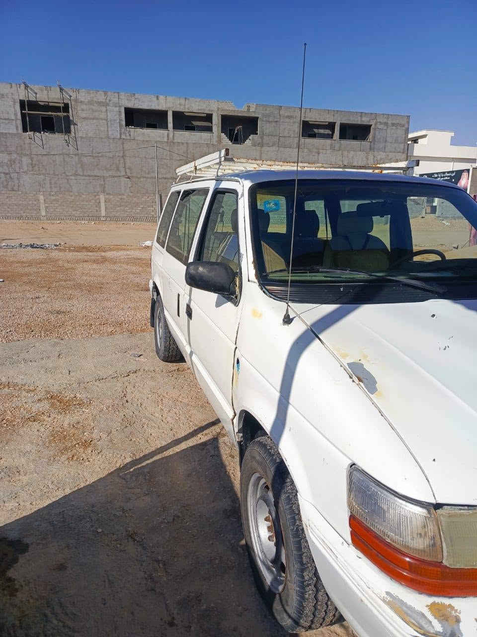 سلام عليكم شباب دوج ٧ راكب موديل ٩٤ رقم انكليزي بسمي تريد تحويل تريد وكاله للبيع او مراوس حسب القناعه للاستفسار الاتصال ***********
