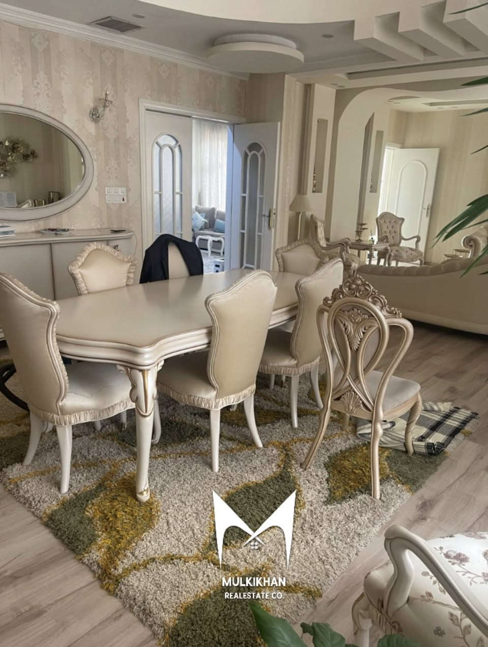 کۆد /609
کۆشکێک بۆ فرۆشتن لە گەڕەکی ڕزگاری نوێ
ڕووبەر / ۲۲٠م
ڕوو/ قیبلە خۆرئاوا
فوول مواسەفات
کۆڵان / ۱۲م 
ئەرزی تەختە
سەقفی کناف
شۆڤاشی ئەرزی
بۆ دەستکەوتنی زانیاری زیاتر دەربارەی ئەم کۆشکە ئەتوانن 
کۆمێنتێک بکەن یاخوود پەیوەندی بکەن بە ژمارە تەلەفوونی 
***********
ناونیشانی ئۆفیس /ڕزگاری ـ تەنیشت مزگەوتی حەزرەتی ابراهیم
