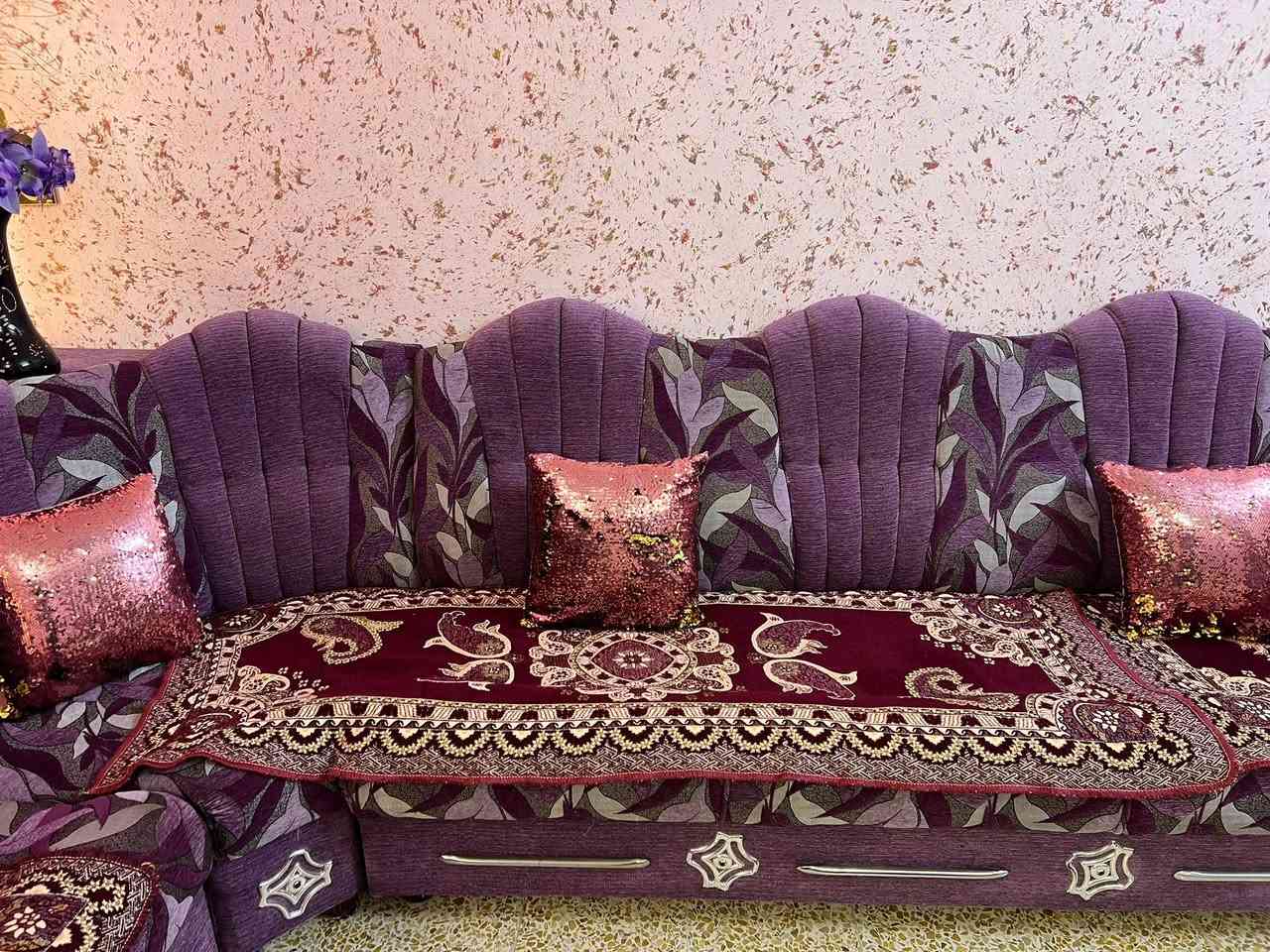 ديوان للبيع خشب عراقي توصية مساحتة 15 متر الشراي خاص او ***********
