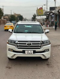 لاندكروز 2017 وايت اديشن اصل فول 1/1 رقم بغداد الدولي الجديد  بسمي رقم...