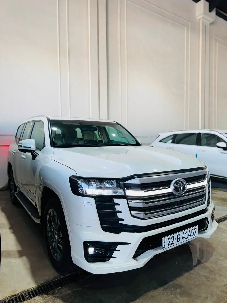 السيارة  : تويوتا لاندكروزر
الموديل : 2024
الفئة     : GX.R Limited 
الحادث : خليجي كفالة عامة 
الرقم     : رقم اربيل الدولي
السعر    : 670$ 
 ________________________________________
🛑 المواصفات  العامة :
♦️محرك  6 سلندر (4.000) تنفس طبيعي
♦️عداد المسافة 32 الف 
♦️اللون ابيض 
♦️ شاشة امامية كبيرة 
♦️شاشات خلفية 
♦️تبريد خلفي 3 قطع
♦️تحكم مقود 
♦️داخل جلد 
♦️ اربع كامرات 
♦️بصمة تشغيل
♦️سايد بريك بصمة
♦️المقاعد كهربائية 
♦️رادار امامي خلفي مانع تصادم
♦️فتحة سقف  
♦️صندوق كهرباء وشفط
♦️ شاحن لاسلكي
♦️كشافات ضباب
♦️انظمة قيادة 
♦️مري شفط
للاستفسار ***********
