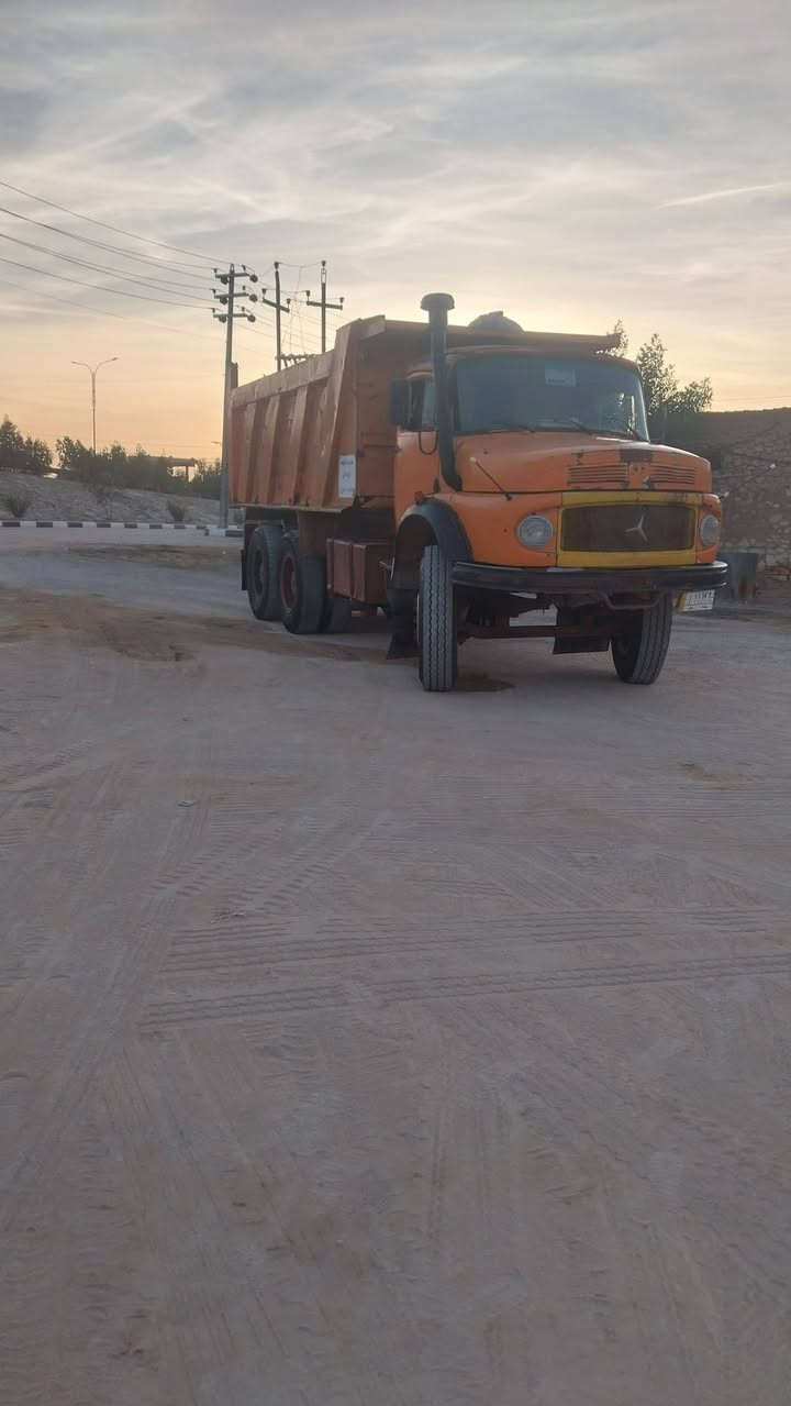 السلام عليكم .قجمه سكس مايلر موديل ٨٠ بلاديه رقم بغداد سنويه عضم عاج تحويل مباشر سنويه ل٢٧ محرك ٥٥ وكير ٩٠ وشاصي مكفول كفاله عامه .ترهم مراوس بصهريج او بيع السعر ٦٠ وبيه مجال بسيط.المكان الرمادي التواصل ع هذا الرقم ***********
