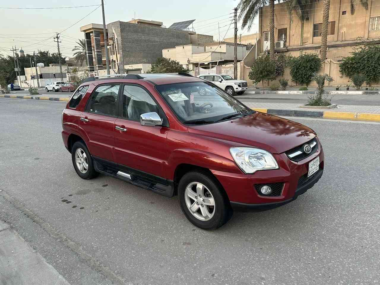 السلام عليكم *********** للبيع كيه سبورتج خليجي موديل 2008 (  السعر 105  )     مكفوله من ضربه وبدون ايرباك بيه ثلاث قطع صبغ سبب جراد مواصفات السياره فتحه بلقماره كشنات جلد شاشه صغيره داخل كريمي مكينه 2700 دوش أربع دسك ويل كب مكينه وكير وحداديه تبريد وتخم تايرات بحاله ممتازه جدا جدا رقم بغداد تحويل مباشر مكان سياره في كربلاء
