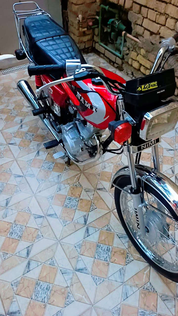 سلام عليكم عندك نامة سكنر مديل 2026 اوراق 6 مكفولة كفالة عامة من الشخط شرط مستخدمة شي قليل سعره 725 وبية مجال شراي اتصل وتدلل ***********
