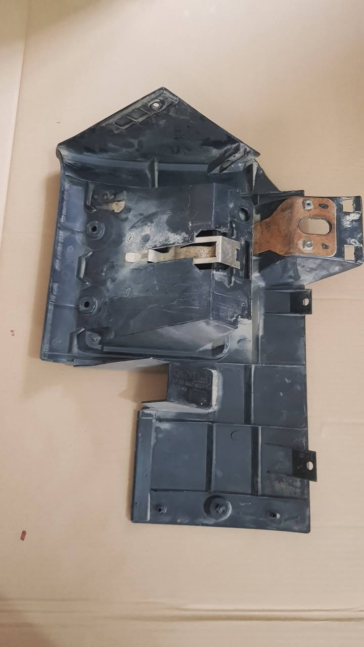 السلام عليكم 
للبيع 
غراض فورد سكوربيو موديل 1992
كلهن شغالات ١٠٠%
*********** واتساب 
يوجد توصيل 
مكاني ديالى/  يوجد توصيل
