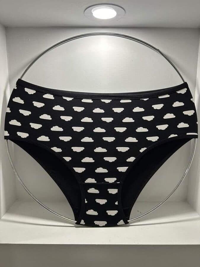 لباس نسائي درزن الفين دينار  .متوفر بعد هواية الوان ونقشات. ومتوفر بكميات . عندي الف درزن   شكد تطلب كمية نبيعلك . 
للبيع مستعجل 
***********
