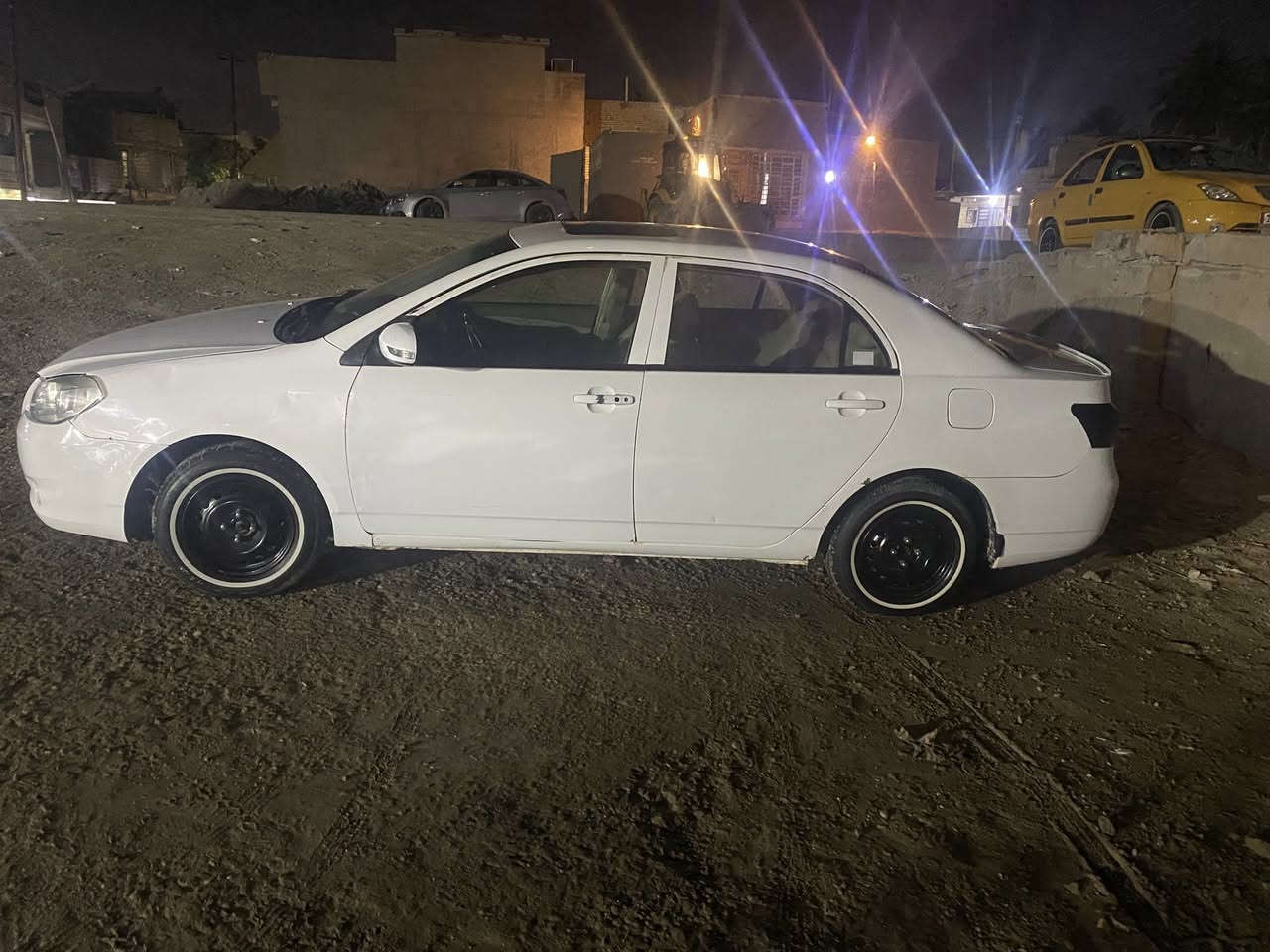 السلام عليكم بيوايدي جي اثري مكينه هونده كير عادي المرغوب بل سوك سياره بنيد بدلوجاملخ  الخلفي بي صبع شبر وربع صابع بصمه ترحيب مري تقفيل وتفتيح بل بيبان اليت زنون صدر كله جديد سياره فول كلشي ما ناقصه بس بيه دخانه خفيفه حيل غير متواجد عل نت تصل ودلل رقم *********** السعر 57  وبيع مجال
