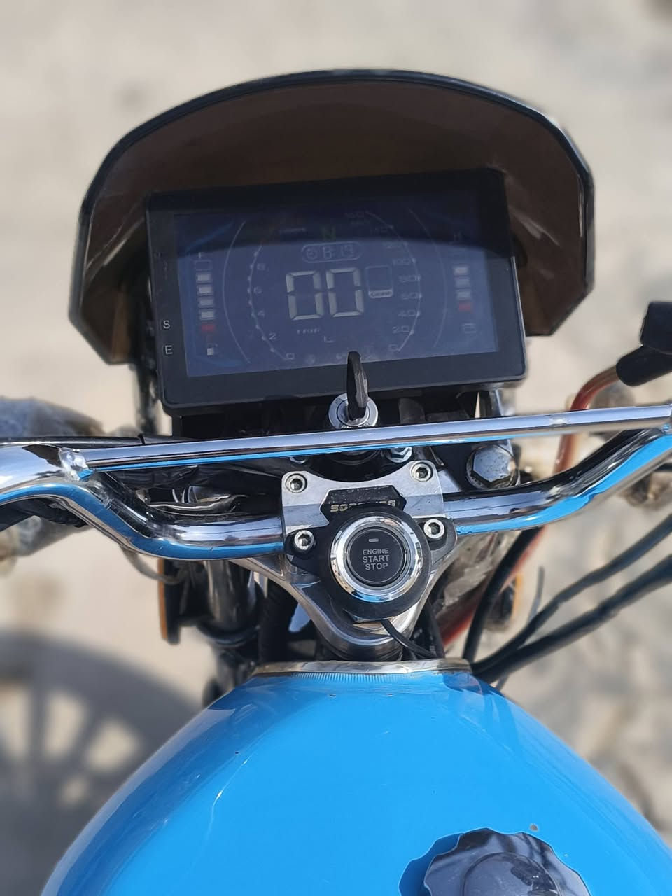 السلام عليكم
دراجه  موديل 26  مكفوله كفاله عامه للبيع فقط دراجه حلوه  مكينه خير من الله200 دراجه على كل عيب مابيه مكاني  حمرين ***********
