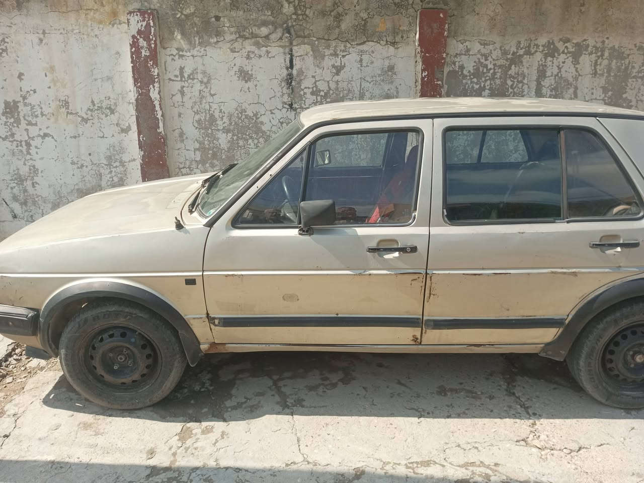 كولف 87 رقم اخضر تحويل مباشر السياره كدام العين سعرها 18$ الإتصال على *********** غير متواجد على الفيس
