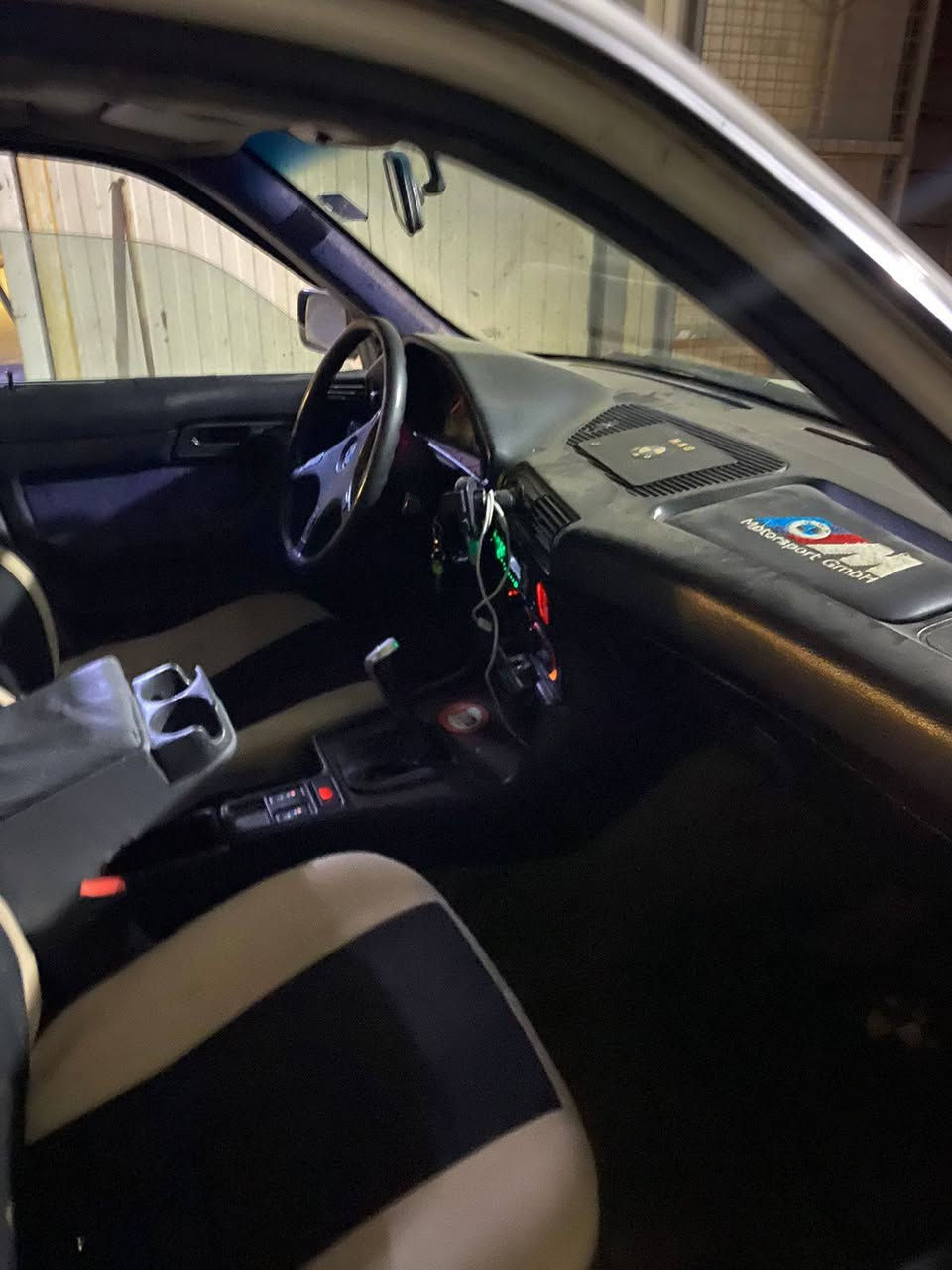 سلام عليكم سياره بي ام
حجم 20 محرك 25
كير محرك بشرط لايت زينون دواخل نضيف سنويه جديد بسمي طايرات جديد سياره حلو كلش احله منل صوره سعر 40وبي مجال
*********** كركوك, العراق
