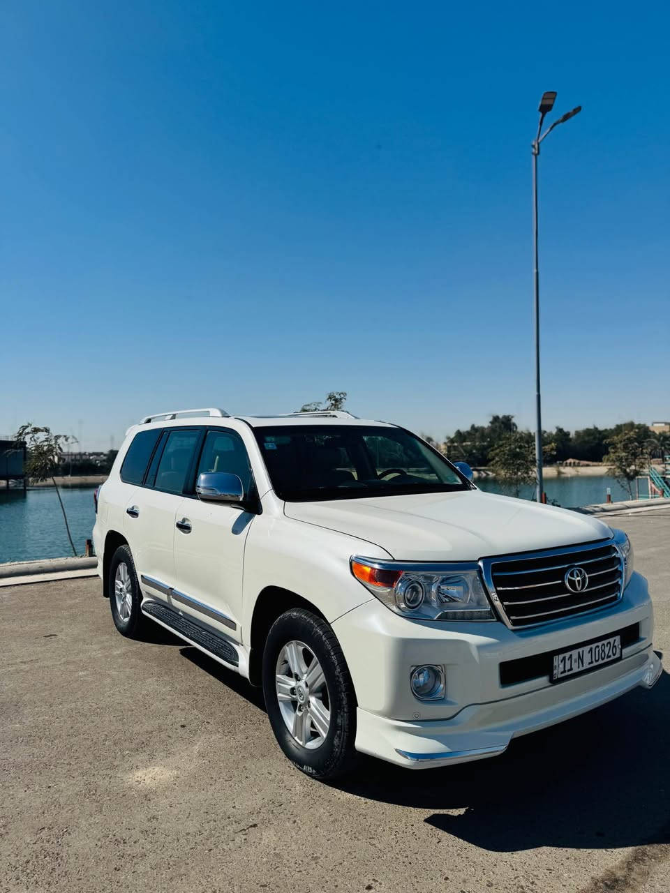 سلام عليكم

لاندكروز 2015  
GXR v6
مكينة 6 سلندر
رقم بغداد باسمي
ماشية 132 الف حقيقي

سبير وعدة 
مكينة كير حداديه تخم تاير باتري كهربائيات كلهن جدد 
كفاله من الصبغ والتبديل 

بيها بارد بل باب والباب بدون صبغ 

المواصفات:-
سلايد فتحة
ثلاجة 
كشنات كهربائي ثلاث دكم
شاشة + كامرة + حساس امامي خلفي  
تحكمات ستيرن 
مري شفط
8 ايرباك 

نظام فور ويل 
تشغيل عن بعد 
تشغيل بصمة وابواب وجنطة
وباقي من المواصفات معروفة
العنوان بغداد الحبيبيه 
الرقم ***********
السعر ٣٧٥وبيه مجال Colombo, Sri Lanka
