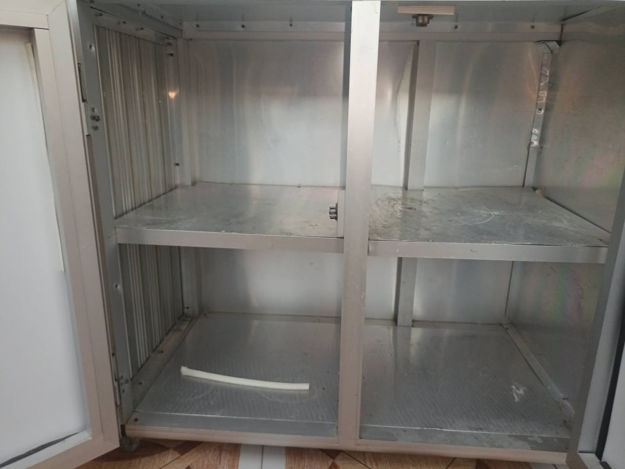 كونتر احطاطه قطعتين نظيف القياس مترين اونص السعر 175 وبي مجال قساله هيتاشي القسل شقال التنشيف عاطل السعر 25 وبي مجال الشراي يتصل أو يدخل خاص ***********
