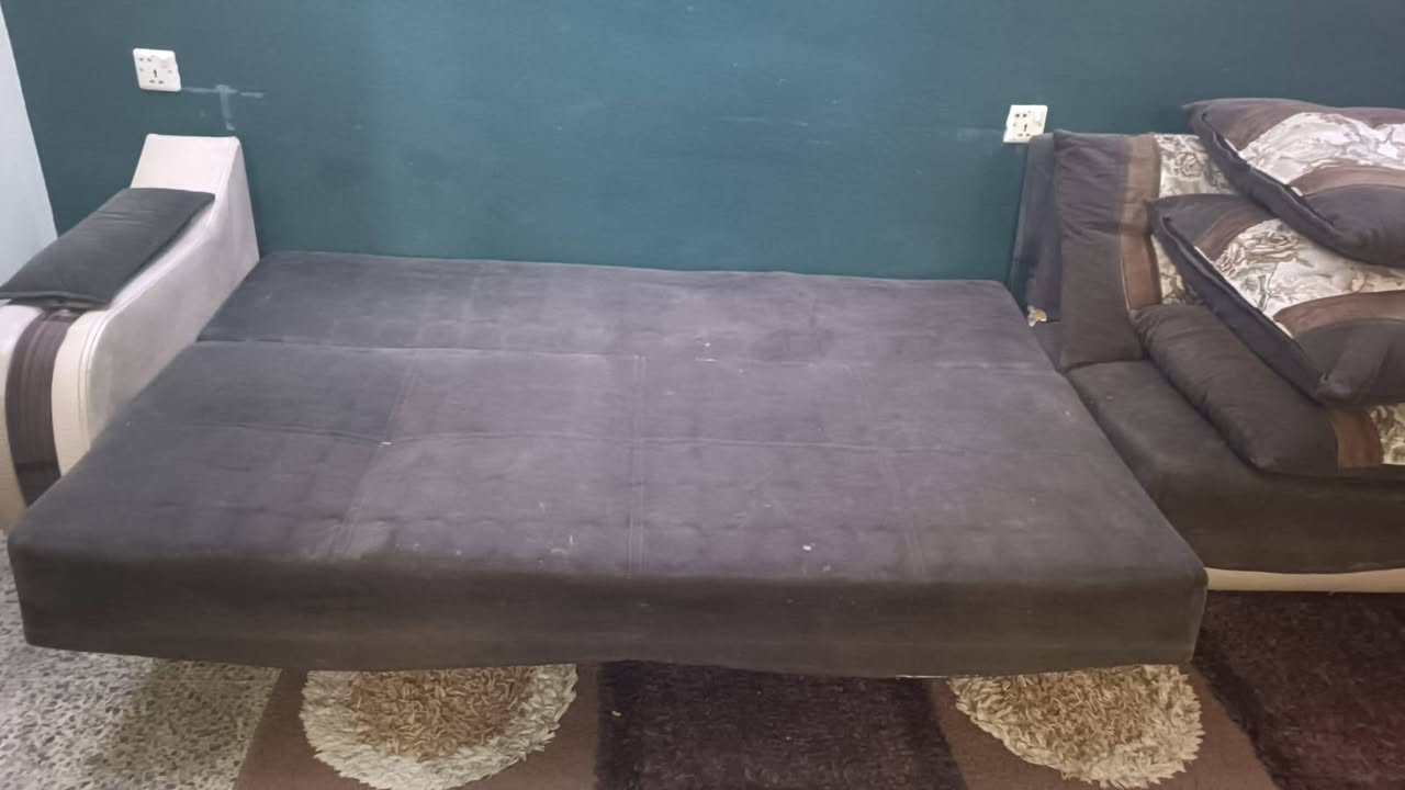 ايامكم سعيده وكل عام والجميع بألف خير تخم ديوان للبيع عشر مقاعد سرير ومخزن بيه جويتين مثل ما موضح بالصور  وياه عشر كوشات سعره ب165وقابل للتفاوض العامريه


**إذا كنت صاحب هذا الإعلان وتريد حذفه لأي سبب، رجاءا أرسل رسالة إلى الدعم الفني**