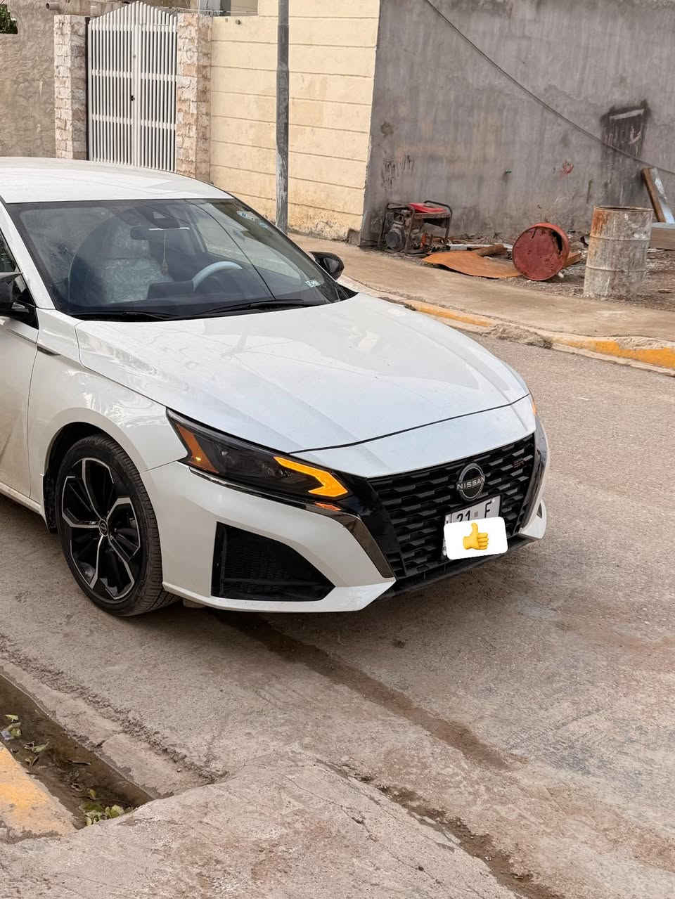 السلام عليكم شباب التيما موديل 24 مواصفات
نيسان التيما 2024 فئة Sr
حادثهة جامرلغ امامي  ايسر من امريكا 
وراجع bdrفقط 
الون ابيض 
فئة سبورت sr
محرك 4 سلندر تنفس طبيعي 
دفع امامي 
شاشة كبيره +كامرة خلفية 
نظام بصمه تشغيل
ستيرنكن تحكم 
انوار Led امامية 
مثبت سرعة 
 نظام منع انزلاق 
 حساسات امامي خلفي
صدر امامي وخلفي شركه بلادي 
ممشى السياره 22 الف 
رقم الشاصي 
رقم سلمانيه. باسمي شرط تحويل 
سيارة كاملة ما بيها اي نقص شرط الفحص
مكان سياره ديالى 
السعر اتصل ‭0770 419 2793‬
