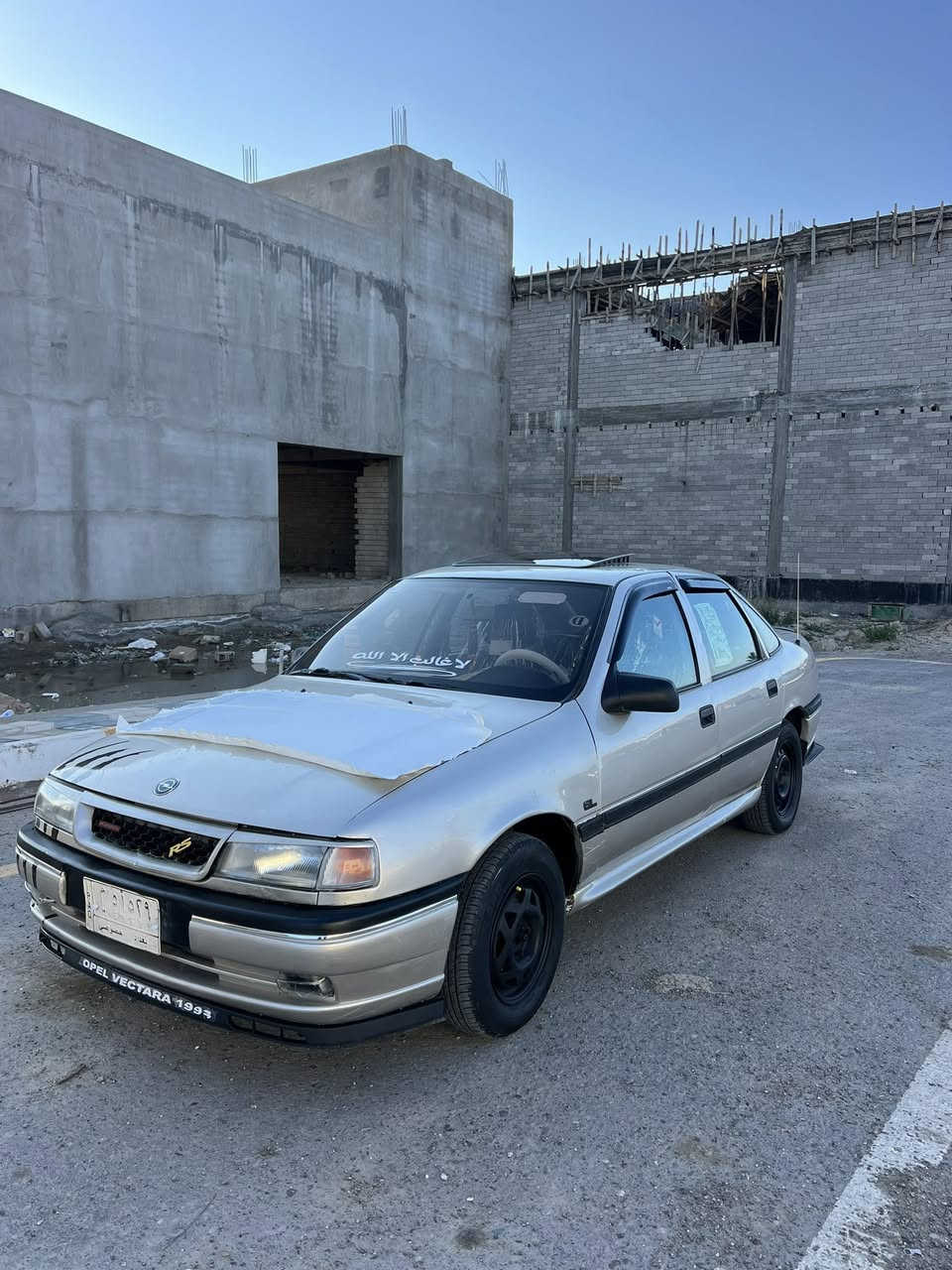 السلام عليكم … الحلال للبيع
اوبل فكترا موديل 1993 /تبريد بلادي عايزه ترتيب بسعر 43 وبيها مجال 
محرك.  1800 المرغوب شرط    جام كهرباء  كله شغال 
كير عادي مكفول بدون عيب 
صدر امامي خلفي جديد 
تخم تاير جديد.  بور. ومشط جديد 
ABSبلادي 
الموصفات.  دعاميات سبورت شباك سبورت 
بلاجكتوات دعاميه زنون.  لايت بكلايت مال كصه
سنتر لوك. .  رونات كله شغاله 
غرفت السياره كله جديده. داخل صاج بلادي 
محرك / صدر / تخم تاير / كهربائيات كله شغاله / 
السياره جاهزها من كل النواحي متصرف عليه ألف 
🚦رقم بغداد سنويه جديدها مشروع وطني  هزه وبراد جديد شرط التحويل
السياره /بيها صبغ مكانت بدون ضربه بدون تبديل شرط
افرماممه مكفوله.  لغود مكفوله. 
مكان السياره تكريت القادسيه   بسعر 43 وبيها مجال 
رقم ***********
